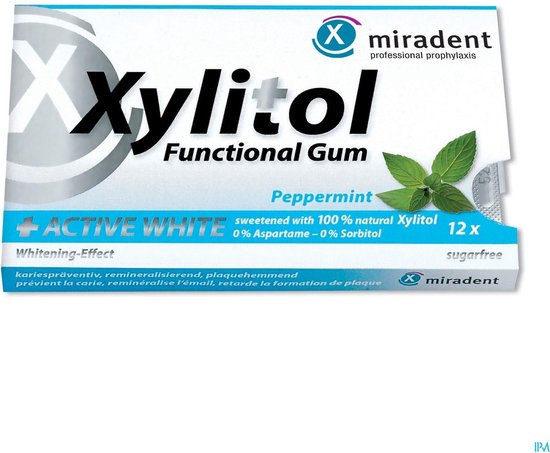 Miradent Xylitol kauwgom, witte verpakking met "ACTIVE WHITE" en muntblaadjes.