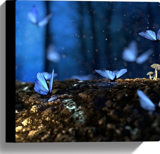 Canvas - Felblauwe Vlinders Fladderend door het Bos in de Nacht - 30x30 cm Foto op Canvas Schilderij (Wanddecoratie op Canvas)