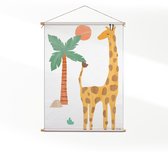 Textielposter Giraffe in het bos - Kinderkamer - Baby cadeau - Babykamer M (55 X 40 CM) - Wandkleed - Wanddoek - Wanddecoratie