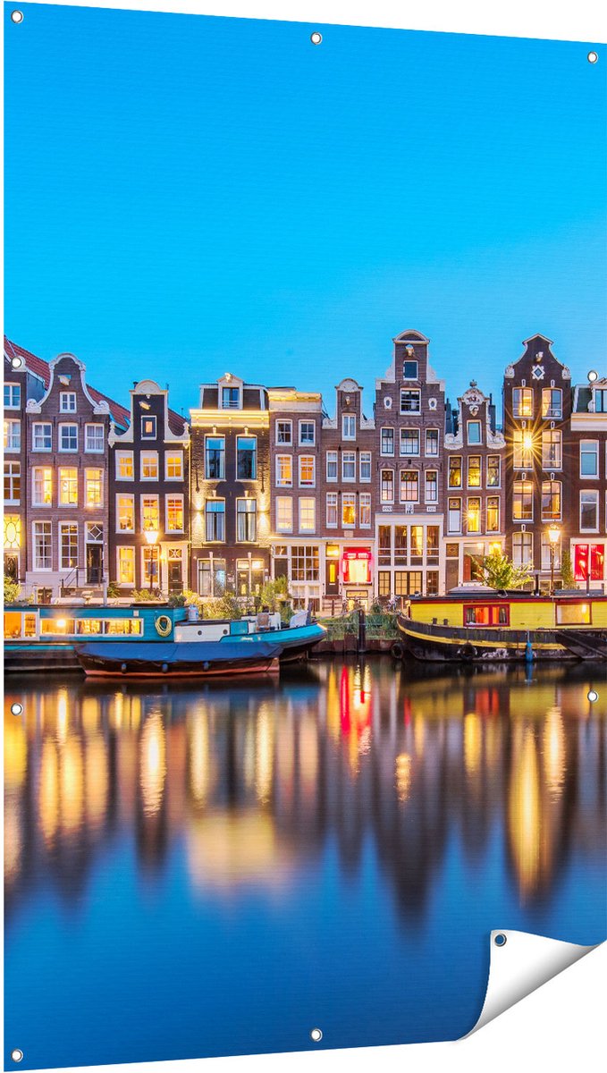 Gards Tuinposter Amsterdamse Huisjes in de Avond met Lichten - 100x150 cm - Tuindoek - Tuindecoratie - Wanddecoratie buiten - Tuinschilderij Multikleur