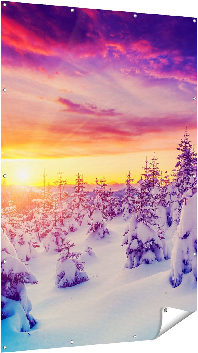 Gards Tuinposter Zonsondergang in het Sneeuw Bos - 120x180 cm - Tuindoek - Tuindecoratie - Wanddecoratie buiten - Tuinschilderij Multikleur