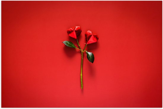 Poster Glanzend – Gevouwen Origami Rode Rozen tegen Rode Achtergrond - 60x40 cm Foto op Posterpapier met Glanzende Afwerking