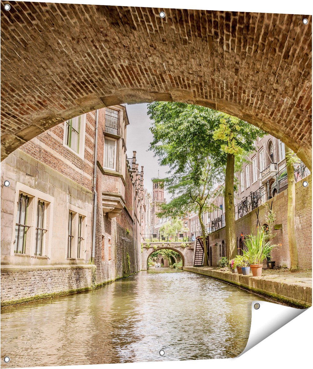 Gards Tuinposter Gracht in Utrecht onder de Brug - 100x100 cm - Tuindoek - Tuindecoratie - Wanddecoratie buiten - Tuinschilderij Multikleur