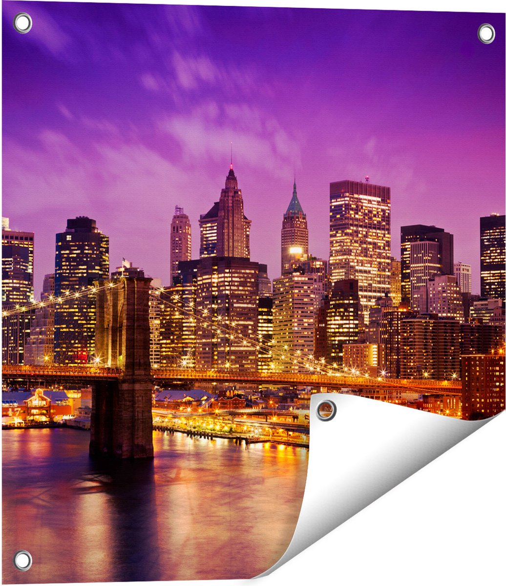 Gards Tuinposter Skyline New York van Centrum in het Paars - 50x50 cm - Tuindoek - Tuindecoratie - Wanddecoratie buiten - Tuinschilderij Multikleur