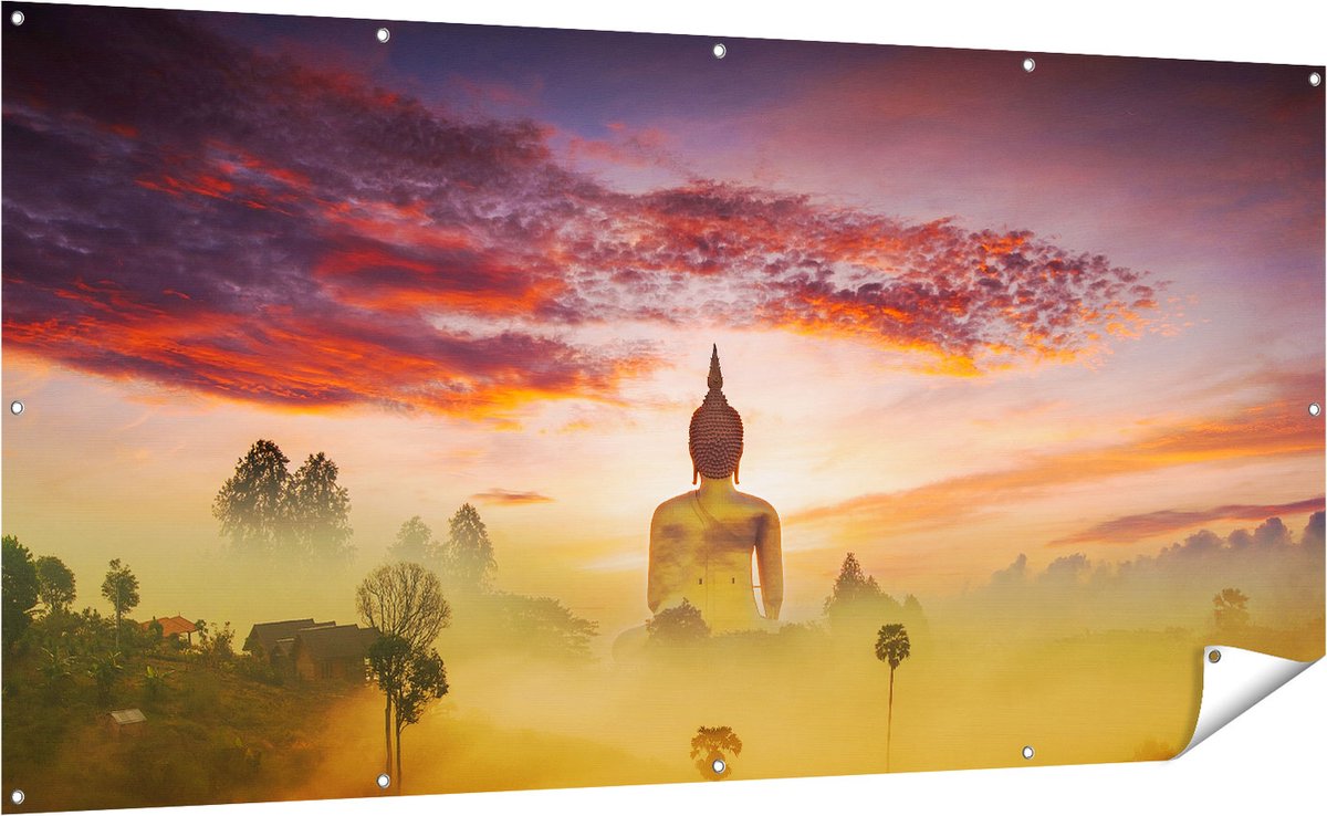 Gards Tuinposter Boeddha Beeld in de Mist - 200x100 cm - Tuindoek - Tuindecoratie - Wanddecoratie buiten - Tuinschilderij Multikleur