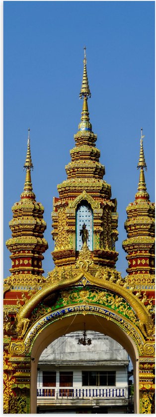 Poster Glanzend – Tempelboog vol Gouden, Rode en Groene Versieringen onder Stralend Blauwe Lucht - 20x60 cm Foto op Posterpapier met Glanzende Afwerking