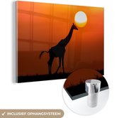 MuchoWow® Glasschilderij 150x100 cm - Schilderij acrylglas - Giraffe - Lucht - Zon - Silhouette - Foto op glas - Schilderijen