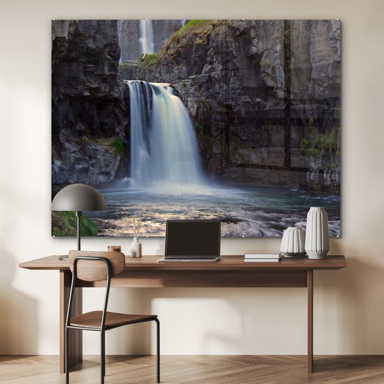 MuchoWow® Glasschilderij 160x120 cm - Schilderij acrylglas - Waterval - Water - Rotsen - Foto op glas - Schilderijen