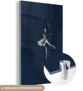 MuchoWow® Glasschilderij 60x90 cm - Schilderij acrylglas - Jonge ballerina - Foto op glas - Schilderijen