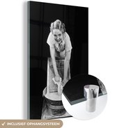 MuchoWow® Peinture sur Verre - Femme avec Planche à Laver - 60x90 cm - Peintures sur Verre Peintures - Photo sur Glas