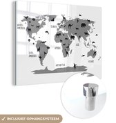 MuchoWow® Glasschilderij 120x90 cm - Schilderij acrylglas - Wereldkaart kinderkamer dieren - zwart wit - Foto op glas - Schilderijen