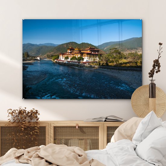 Punakha Dzong à côté d'une large rivière peu profonde au Bhoutan Plexiglas 90x60 cm - Tirage photo sur Glas (décoration murale en plexiglas)