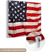 MuchoWow® Glasschilderij 20x20 cm - Schilderij acrylglas - Close-up van de Amerikaanse vlag - Foto op glas - Schilderijen