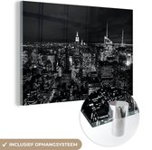 MuchoWow® Glasschilderij 120x80 cm - Schilderij acrylglas - Skyline - Zwart - Wit - New York - Amerika - Foto op glas - Schilderijen