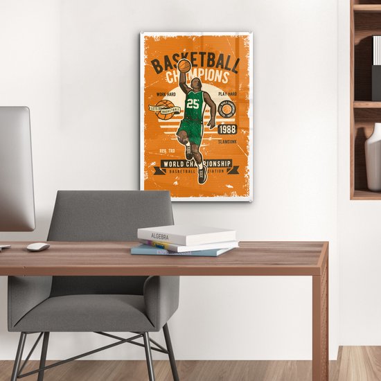 MuchoWow® Glasschilderij 40x60 cm - Schilderij acrylglas - Mancave - Basketbal - Sport - Retro - Foto op glas - Schilderijen