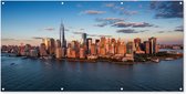 Wanddecoratie buiten New York - Skyline - Boot - 160x80 cm - Tuindoek - Buitenposter