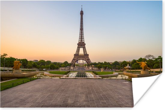 Eiffeltoren bij zonsopkomst Poster 120x80 cm - Foto print op Poster (wanddecoratie woonkamer / slaapkamer) / Europa Poster