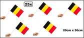 25x Zwaaivlaggetjes op stok Belgie 20cm x 30cm - Zwaai vlaggetjes EK WK thema feest voetbal festival uitdeel