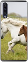 Geschikt voor Samsung Galaxy A50 hoesje - Paarden - Dieren - Gras - Siliconen Telefoonhoesje