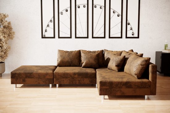 Canapé d'angle marron avec pouf, aspect vintage, avec coussins, sur pieds en métal.