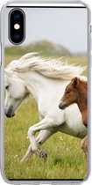 Geschikt voor iPhone X hoesje - Paarden - Dieren - Gras - Siliconen Telefoonhoesje