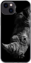iPhone 13 mini hoesje - Close-up neushoorn op zwarte achtergrond in zwart-wit - Siliconen Telefoonhoesje