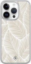 Casimoda® hoesje - Geschikt voor iPhone 14 Pro - Palmy Leaves Beige - 2-in-1 case - Schokbestendig - Natuur - Verhoogde randen - Bruin/beige, Transparant