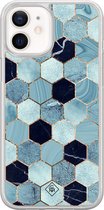 Casimoda® hoesje - Geschikt voor iPhone 12 Mini - Blue Cubes - 2-in-1 case - Schokbestendig - Marble design - Verhoogde randen - Blauw, Transparant