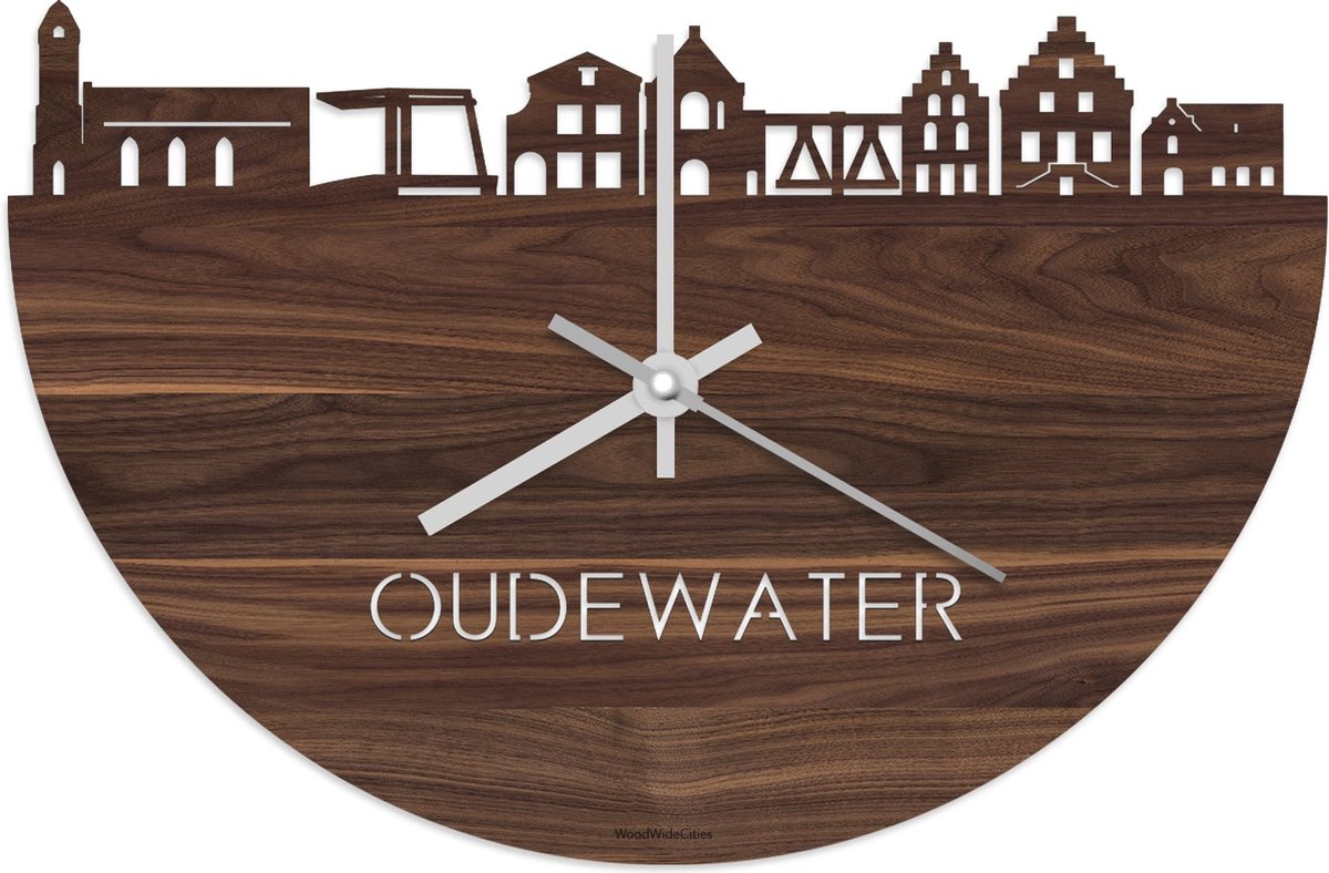 Skyline Klok Oudewater Notenhout - Ø 40 cm - Stil uurwerk - Wanddecoratie - Meer steden beschikbaar - Woonkamer idee - Woondecoratie - City Art - Steden kunst - Cadeau voor hem - Cadeau voor haar - Jubileum - Trouwerij - Housewarming - WoodWideCities