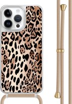 Casimoda® hoesje met beige koord - Geschikt voor iPhone 14 Pro Max - Luipaard print bruin - Afneembaar koord - TPU/polycarbonaat - Bruin/beige