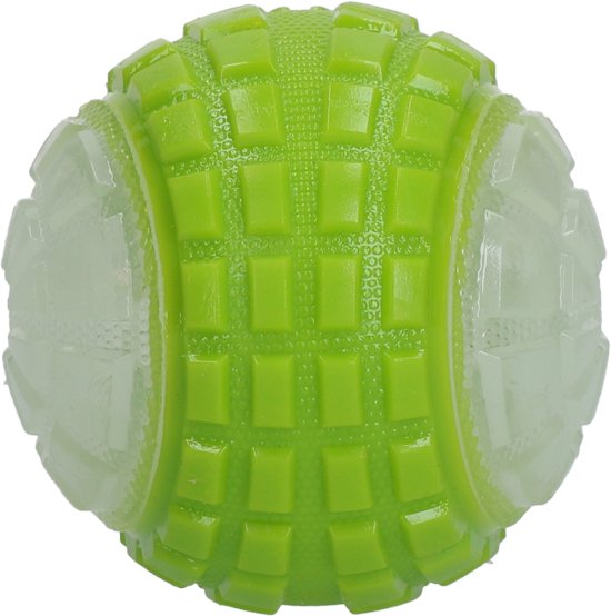 Groene en doorzichtige bal met profiel, gesoleerd