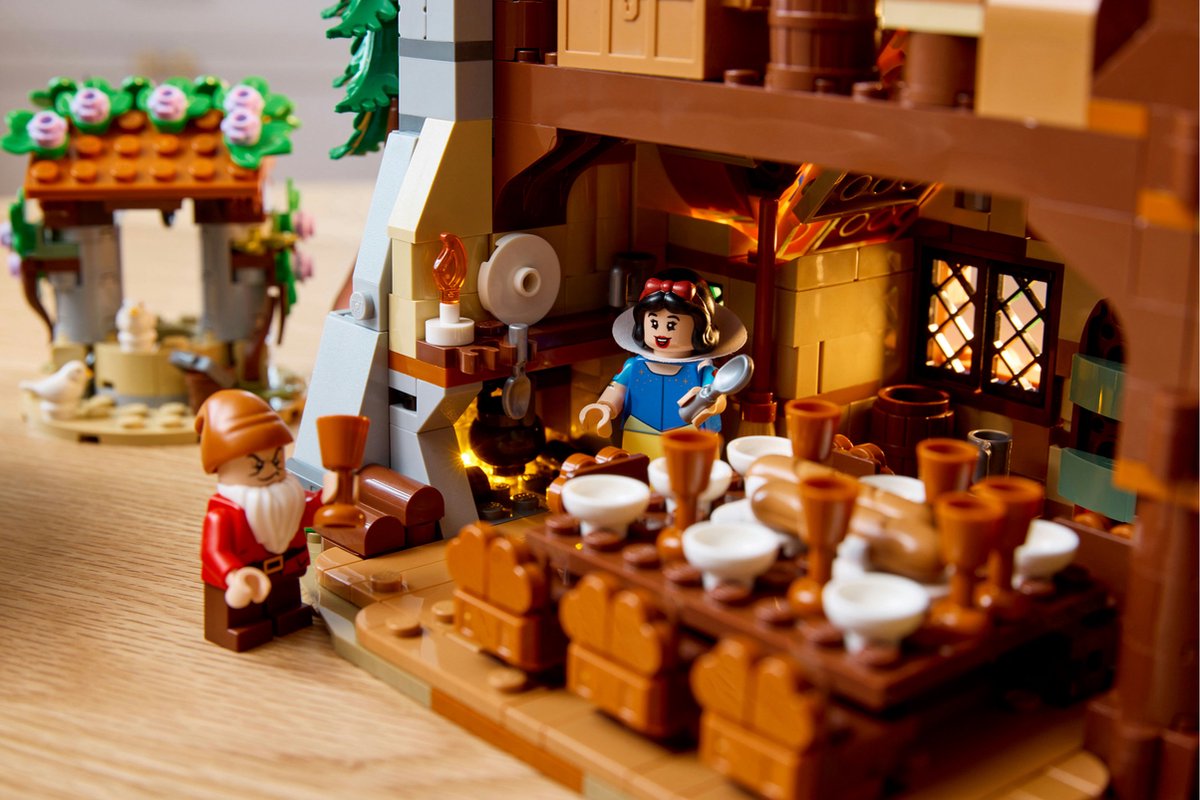 LEGO Disney Huisje van Sneeuwwitje en de zeven dwergen - 43242 — afbeelding 16