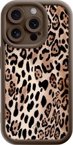 Casimoda® hoesje - Geschikt voor iPhone 15 Pro - Luipaard print bruin - Effen telefoonhoesje met lensbescherming - TPU - Backcover - Bruin/beige