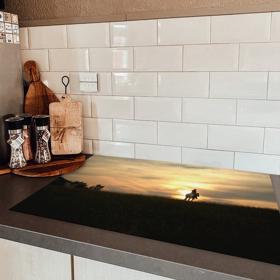 KitchenYeah® Inductie beschermer 81x52 cm - Paarden - Zonsondergang - Natuur - Kookplaataccessoires - Afdekplaat voor kookplaat - Inductiebeschermer - Inductiemat - Inductieplaat mat