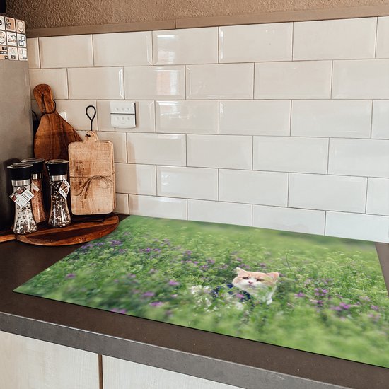 KitchenYeah® Inductie beschermer 81.6x52.7 cm - Kat - Bloemen - Lente - Kookplaataccessoires - Afdekplaat voor kookplaat - Inductiebeschermer - Inductiemat - Inductieplaat mat