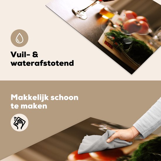 KitchenYeah® Inductie beschermer 81x52 cm - Lekkere rode wijn met groenten - Kookplaataccessoires - Afdekplaat voor kookplaat - Inductiebeschermer - Inductiemat - Inductieplaat mat