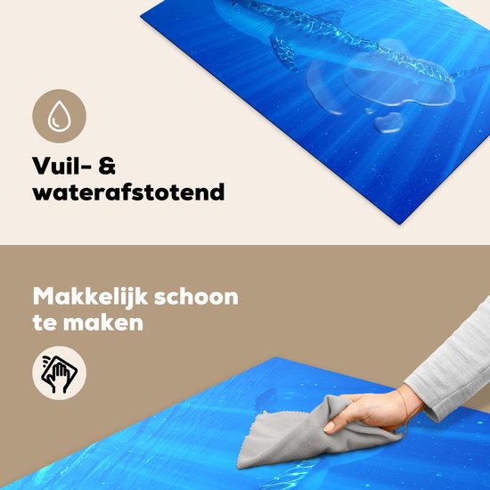 KitchenYeah® Inductie beschermer 85x52 cm - Een illustratie van een tijgerhaai in de zee - Kookplaataccessoires - Afdekplaat voor kookplaat - Inductiebeschermer - Inductiemat - Inductieplaat mat