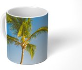 Mok - Een eenzame palmboom op het strand - 350 ML - Beker