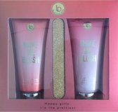 Make me Blush giftset; happy girls are the prettiest.