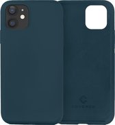 Donkerblauwe siliconen hoes voor iPhone 12, voorkant en achterkant zichtbaar. Achterkant met "COVERZS" logo.
