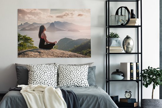 Une femme faisant du yoga dans la nature toile 140x90 cm - Tirage photo sur toile (Décoration murale salon / chambre)