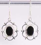 Opengewerkte zilveren oorbellen met zwarte agaat