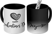 Magische Mok - Foto op Warmte Mok - Valentijnsdag tekening van een pijl en de quote Happy Valentine's Day - zwart wit - 350 ML - Mok met Tekst