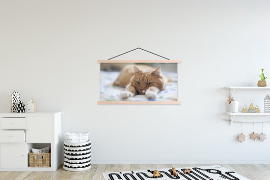 Posterhanger incl. Poster 120x60 cm - Schoolplaat - Kat - Bed - Bedsprei - Meisjes - Kinderen - Jongens - Kind - Textielposter - Blanke latten