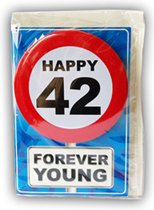 Happy age kaart 42 jaar (wenskaart met button)