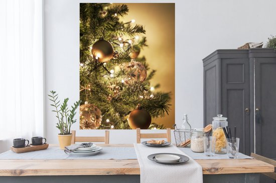 Poster Sapin de Noël aux boules colorées 120x160 cm - Tirage photo sur Poster (décoration murale salon / chambre) XXL / Groot format!