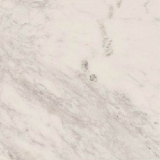 Détail de marbre blanc avec des veines grises.