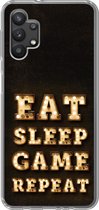 Geschikt voor Samsung Galaxy A32 5G hoesje - Gaming - Games - Quotes - Spreuken - Eat sleep game repeat - Siliconen Telefoonhoesje