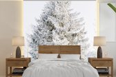 Behang - Fotobehang Winter - Boom - Sneeuw - Den - Wit - Breedte 280 cm x hoogte 280 cm