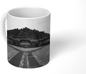Mok - Donkere wolken boven de Borobudur tempel in Indonesië - zwart wit - 350 ML - Beker